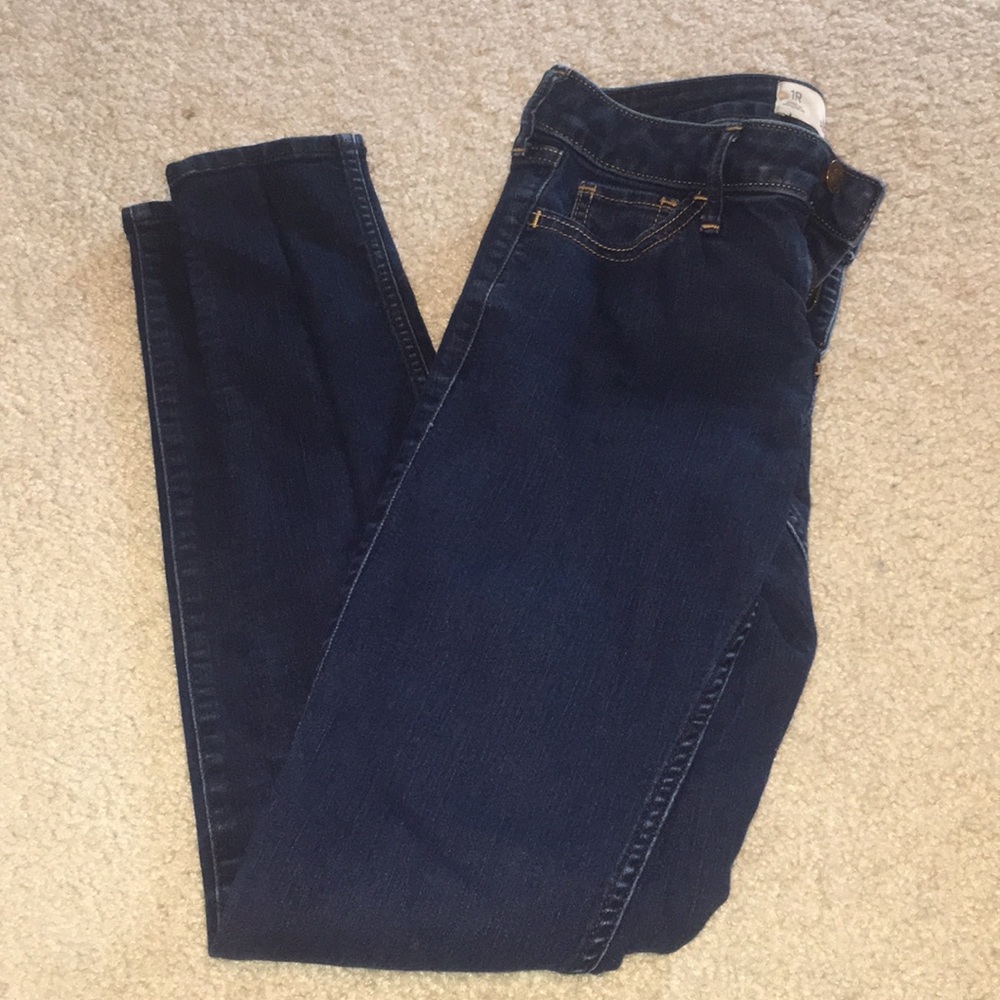 Hollister Super Skinny Jeans in Dark Wash